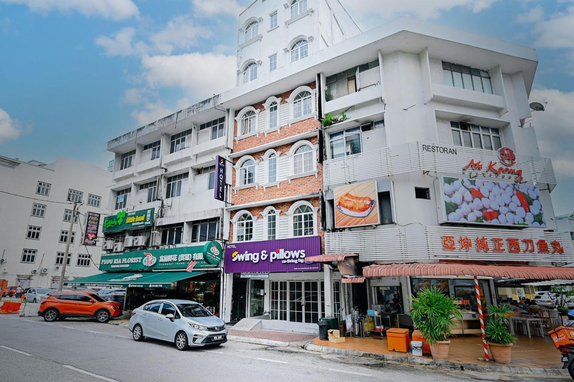 Swing & Pillows - Jalan Changkat Thambi Dollah Kuala Lumpur Extérieur photo